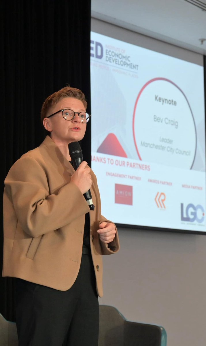 tomstannard's tweet image. A good day chairing #IEDConf2025 today at @thelowryhotel, setting the scene for the Budget with the new GM Good Growth plan taking centre stage. Big thanks @bevcraig &amp;amp; @MyStephanomics for joining us today 

#Manchester #localgov #econdev
