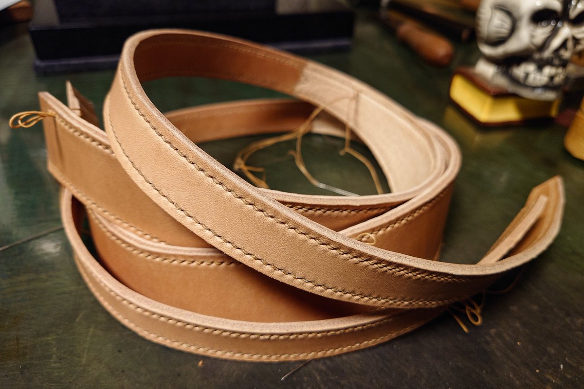 leatherchelsea's tweet image. 3.5m手縫いマラソン完走。
#leather #leathercraft #handmade #handcrafted #bespoke #chelsealeatherartwork #革 #革細工 #レザー #レザークラフト #オーダーメイド #bespokeleather #オーダー承ります #オーダー受付中