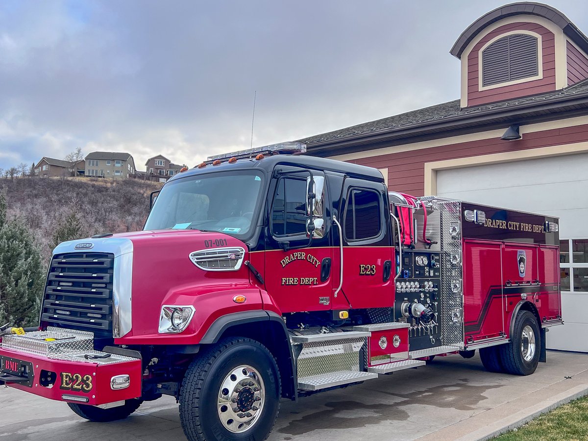 SiddonsMartin's tweet image. Last week, Draper City Fire Department celebrated their newest BME fire truck with a Push-In Ceremony! Nothing beats the tradition of welcoming a new rig the right way.
#pushin #bme #wildland #firetruck #SiddonsMartinUT