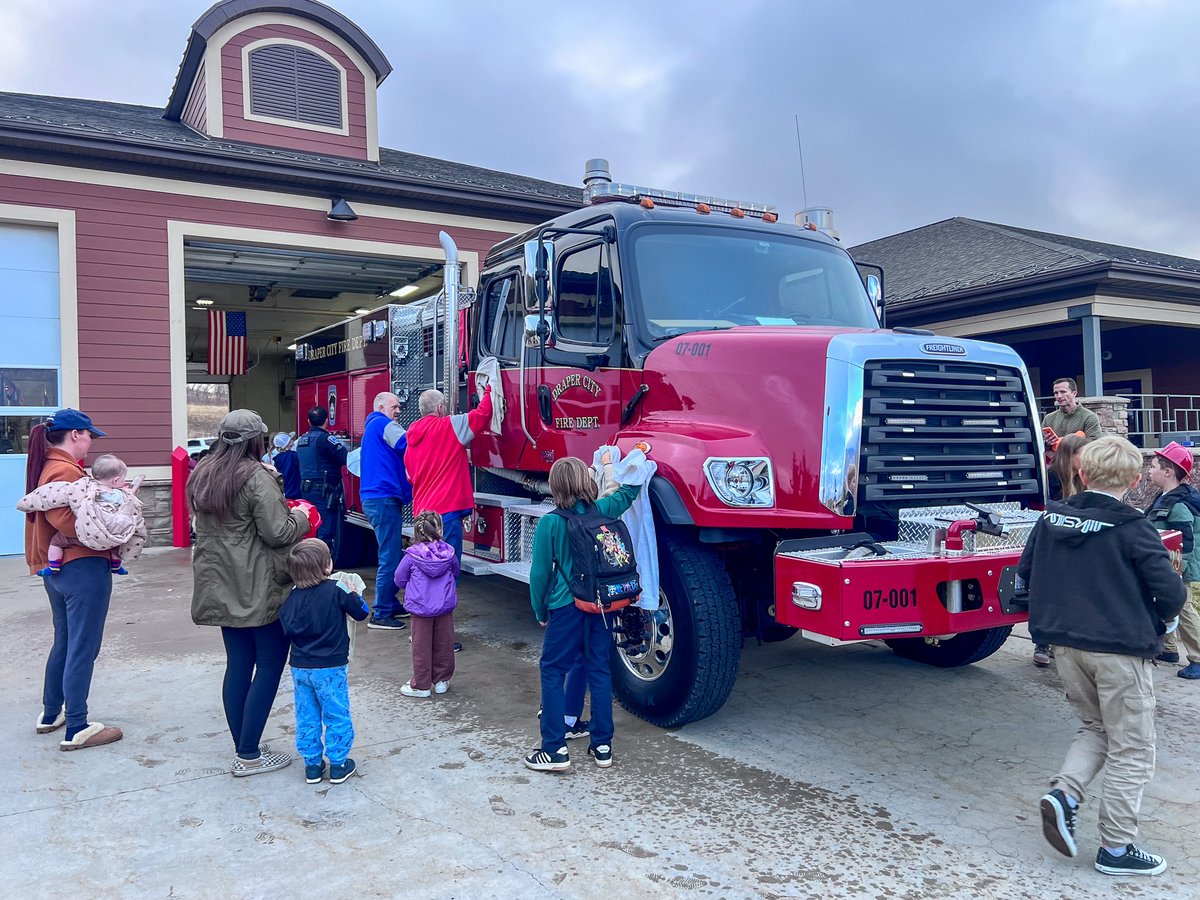 SiddonsMartin's tweet image. Last week, Draper City Fire Department celebrated their newest BME fire truck with a Push-In Ceremony! Nothing beats the tradition of welcoming a new rig the right way.
#pushin #bme #wildland #firetruck #SiddonsMartinUT