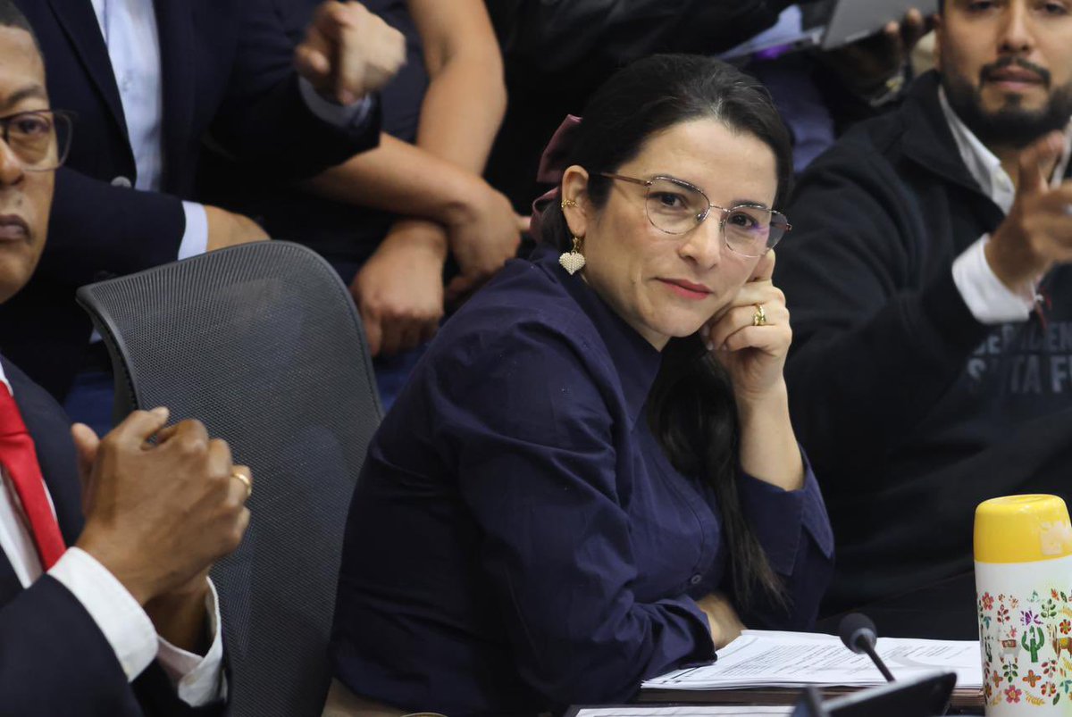 Desde el movomiento multiestamentario nació un compromiso que hoy vuelve a tomar fuerza: avanzar en la transformación de la Educación Superior en Colombia ✊🏼

#AEstaHora: Estamos en la discusión del proyecto de ley que busca reformar los art 86 y 87 de ley 30, un paso que refleja