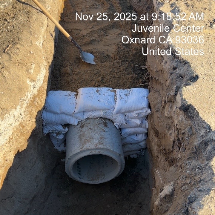 CaltransDist7's tweet image. 🚧 VINEYARD AVENUE IN OXNARD 🚧

Northbound  Vineyard Avenue from Simon Way to Juvenile Center: Excavation &amp;amp; drainage work behind k-rail Tuesday 11/25 &amp;amp; Wednesday 11/26 from 7 AM to 5 PM, if weather permits.  Photos 👇tinyurl.com/33k9dapm