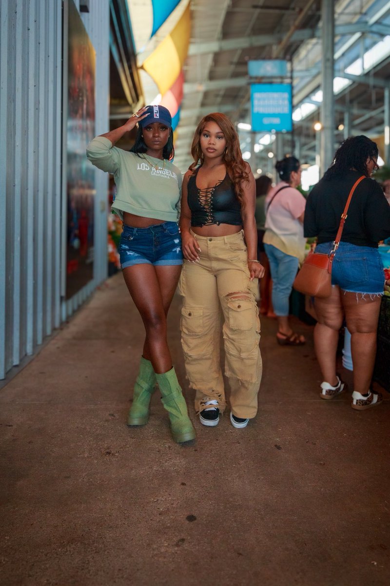 TrapMafiaLLC's tweet photo. Dynamic fine shyt 👯‍♀️✨ https://t.co/4xdepz7ZIo