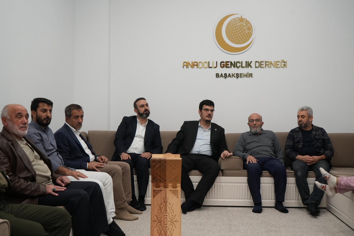 agdmyaroglu's tweet image. Başakşehir Hanımlar Komisyonu İlçe Merkezimizin açılışını gerçekleştirdik. Büyük bir gayret ve özveriyle faaliyetlerini yürüten ilçe teşkilatımızı tebrik eder, yeni dönem çalışmalarında muvaffakkiyetler dilerim.