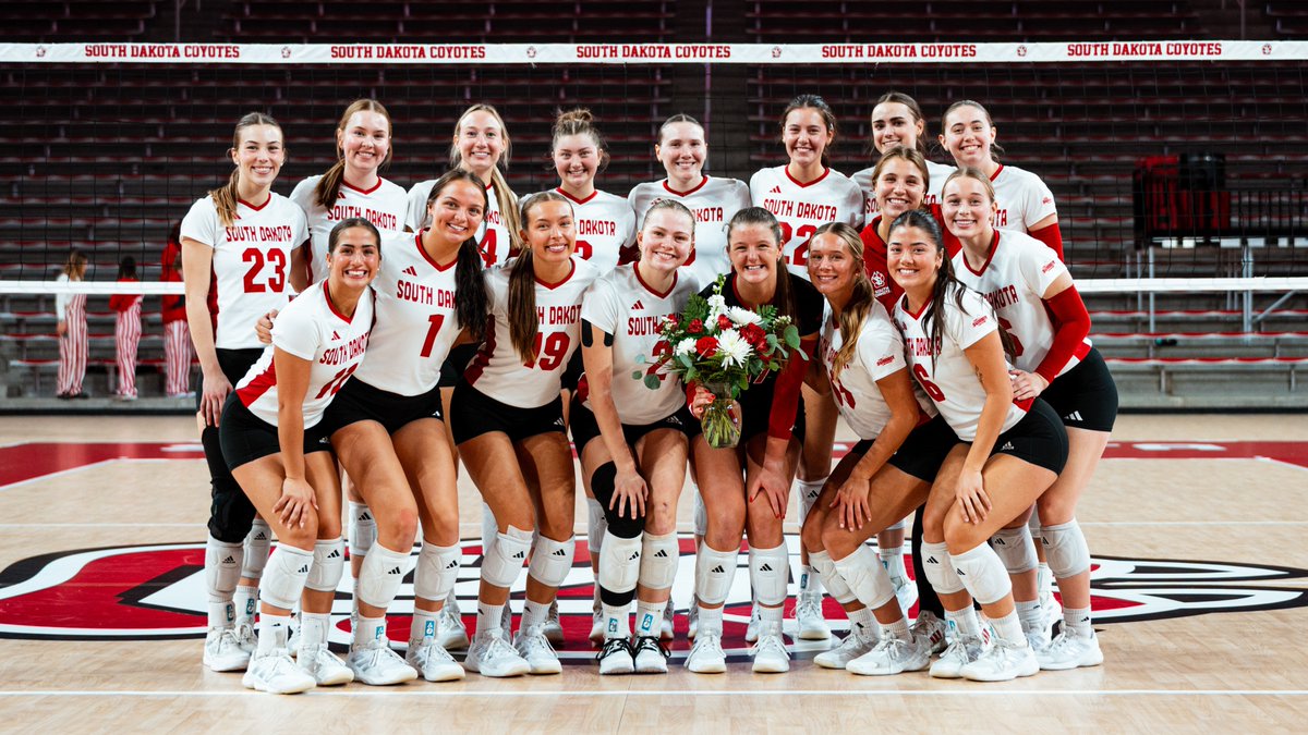SDCoyotesVB's tweet photo. The kind of career you feel as much as you see. ❤️

#GoYotes x @FarrisKamryn https://t.co/AHwr1qCQd6