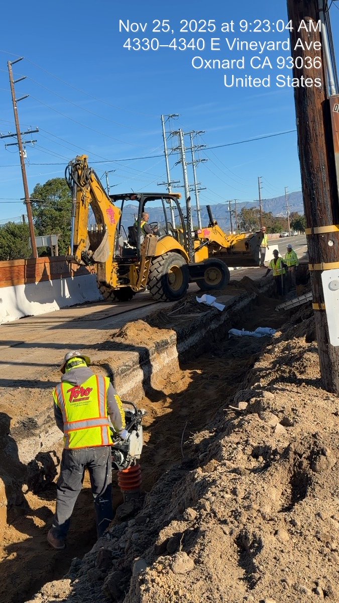 CaltransDist7's tweet image. 🚧 VINEYARD AVENUE IN OXNARD 🚧

Northbound  Vineyard Avenue from Simon Way to Juvenile Center: Excavation &amp;amp; drainage work behind k-rail Tuesday 11/25 &amp;amp; Wednesday 11/26 from 7 AM to 5 PM, if weather permits.  Photos 👇tinyurl.com/33k9dapm