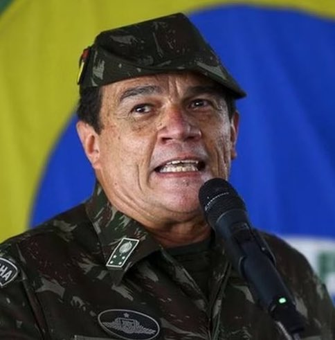 🚨 URGENTE

Os generais Augusto Heleno e Paulo Sérgio Nogueira acabam de ser PRESOS em Brasília.

Segundo o UOL, eles estariam detidos no Comando Militar do Planalto.

Os dois começam a cumprir imediatamente as penas por golpe de Estado e outros crimes.

Grande dia! 🇧🇷