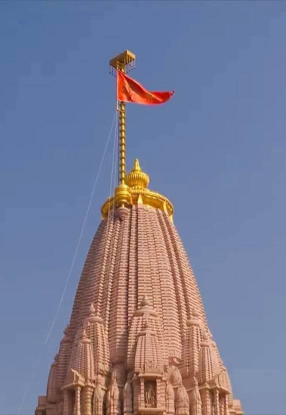 उन्होंने जब मंदिर तोडा तब पूरा नहीं तोडा... ऐसा नहीं था कि पूरा नहीं तोड सकते थे...उन्होंने जानबूझकर कोई मंदिर पूरा नहीं तोडा। कहीं मूर्तियाँ भग्न की, कहीं खंडित की, किंतु पूरी नष्ट नहीं की। 

उन्होंने मंदिर के अवशेष पूरे ढँके या छुपाए भी नहीं कभी... उन्हें पूरी तरह भग्नावस्था