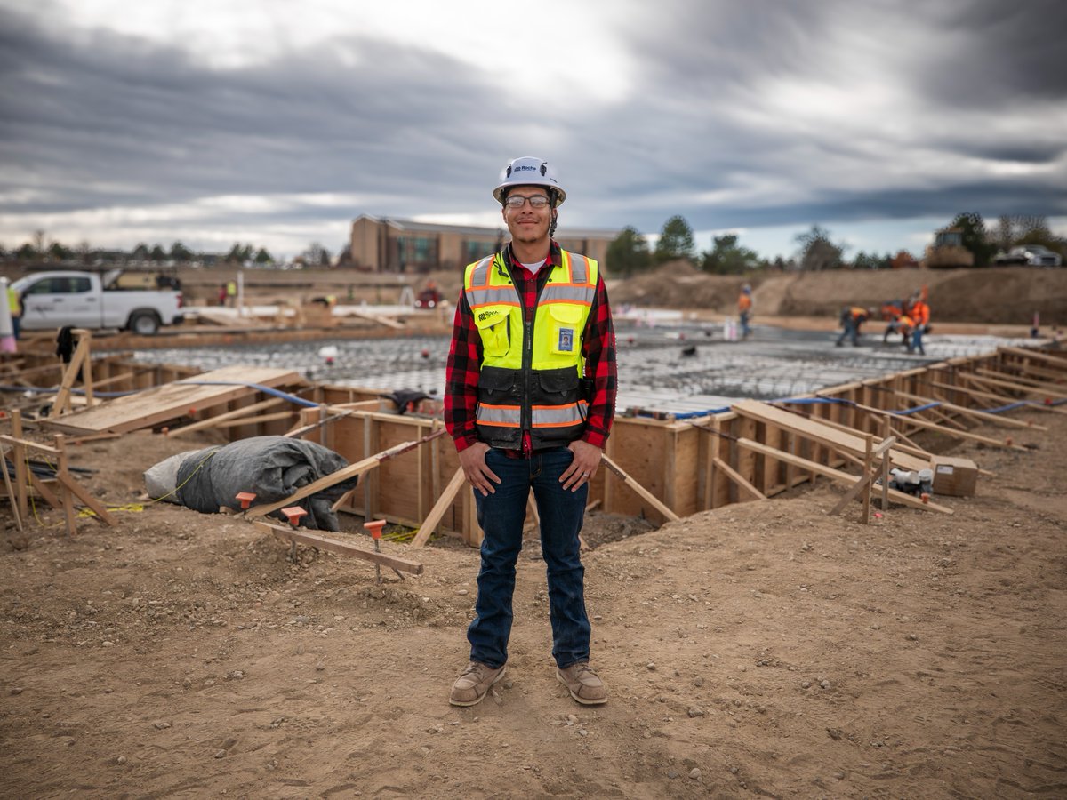 aimscc's tweet image. Two former Aims students are helping build our campus&apos; future 🚧🏗️
Read how Amiri Ellington and Saeed Saeed came full circle to give back to the place that helped shape them: aims.co/4i7QDLb