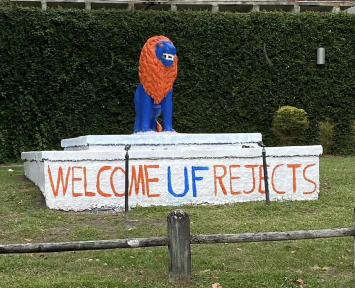 mark_scott_04's tweet image. I would like to formally welcome all the FSU fans to campus this weekend.