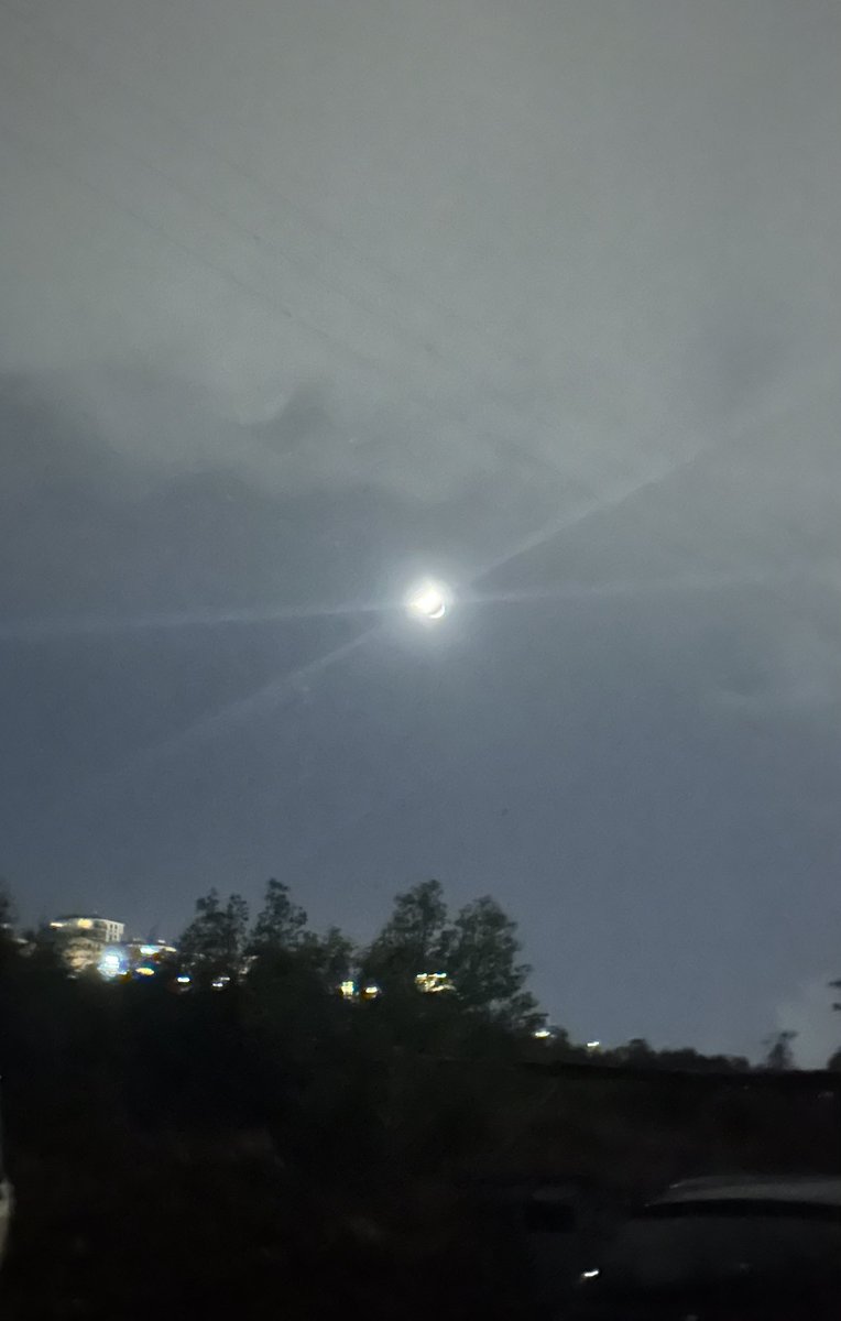 وما السمر والسهر الا للقمر 🌓 
#قمري
#مساء_الخير