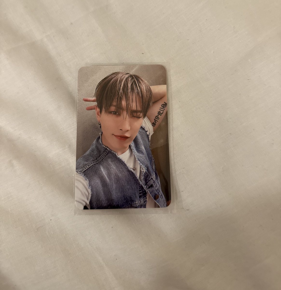 no1topaz's tweet image. girl fuck your 24K gold labubu, I have tattoo hongjoong