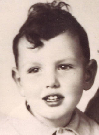 AuschwitzMuseum's tweet image. 25 November 1938 | A Dutch Jewish boy, Joseph Bremer, was born in Rotterdam.

In August 1942 he was deported to #Auschwitz and murdered in a gas chamber after the selection.
---

Listen about the development of the mass murder infrastructure at Auschwitz: youtu.be/tRwZ49q-9e0