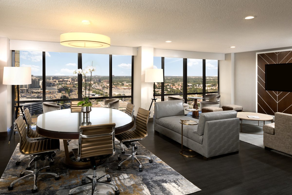 DoubleTreeDCC's tweet image. Experience luxury redefined in our Presidential Suite. 🤌

This holiday season, elevate your stay with sweeping city views, elegant décor, and the ultimate comfort — because you deserve nothing less!

Book your stay at bit.ly/3GkgFsA