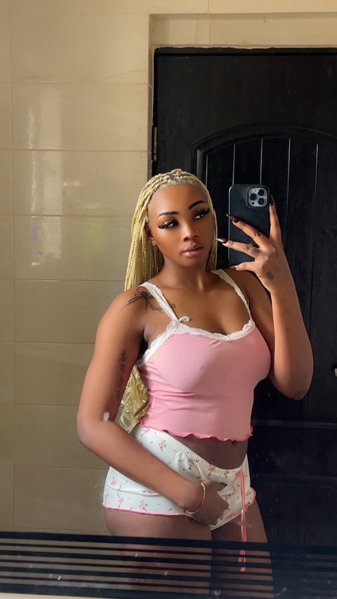 ayam_soffie's tweet image. Hey Guys, 

Ayam_Soffie and I have 2k followers, you?