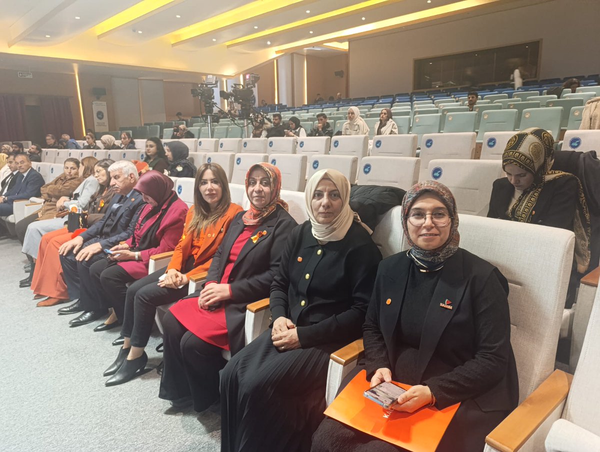 25 Kasım Kadına Şiddete yönelik KADEM in düzenlediği programa katılım sağladık.
<a href="/tugbaisikercan/">Tuğba IŞIK ERCAN</a> <a href="/Esma_Atasoy/">Esma Atasoy (Doç. Dr.)</a> <a href="/dilanozmenozgun/">Dilan ÖZMEN ÖZGÜN🇹🇷</a> <a href="/AK_PartiVan/">AK Parti Van</a> <a href="/AKKADINGM/">AK Parti Kadın Kolları</a> <a href="/kademvan/">KADEM Van</a>