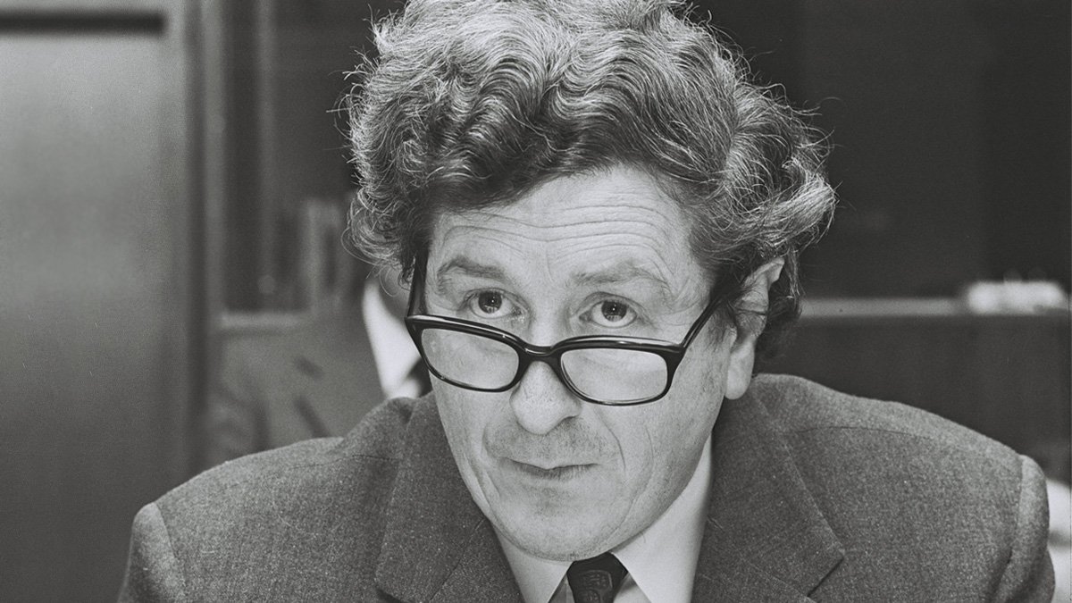 higginsdavidw's tweet image. Wouldn&apos;t Garret Fitzgerald also be a deserving name?

He worked in Aer Lingus in his 20s and two urban legends surround his time there:
- He read old airline timetables for relaxation
- They needed four executives and a computer to replace him