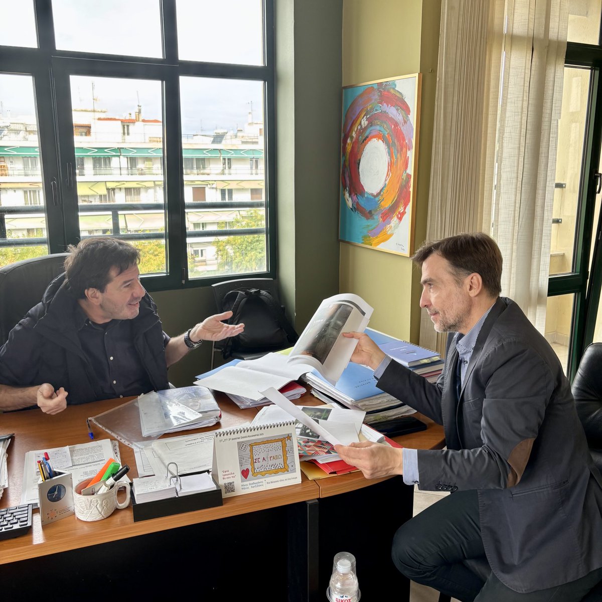 🎒Συναντήθηκα με τον Αντιδήμαρχο Παιδείας Καλαμαριάς, Θανάση Γιαννακό, για τα προβλήματα στις μαθητικές κατανομές.

🎯Έχοντας ήδη κάνει δύο παρεμβάσεις στη #Βουλή, συζητήσαμε τα επόμενα βήματα για δίκαιη λύση.

Η #Καλαμαριά απαιτεί λύση!

#Παιδεία
#ΚίνημαΔημοκρατίας