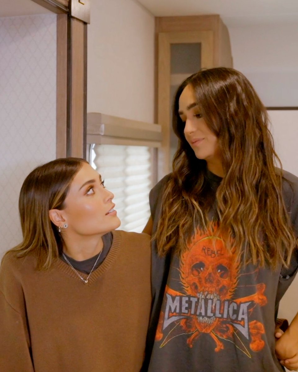 PrimeVideoLat's tweet image. La vida me pide mucho y yo solo quiero un amor así. 💘

@CalleyPoche @Pochosaurus @danielaacallee
#CACHÉ #CALLEYPOCHÉ 💙