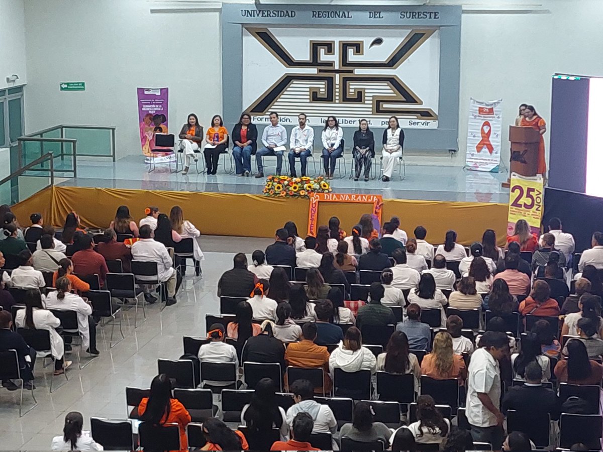 CEAMOOax's tweet photo. En el marco del Día Internacional de la eliminación de la violencia  contra las mujeres. En la #URSE campus Rosario personal de la @CEAMOOax asiste al Conversatorio "El acoso y abuso sexual No es normal, es violencia."  ¡Es tiempo de mujeres sin violencia! https://t.co/MzVzAS6aPA