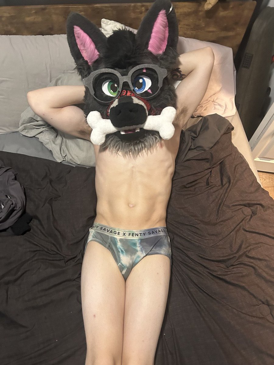 You should join me in this bed 🤭
<a href="/TheTieDyeUndies/">TieDyeUndies</a>