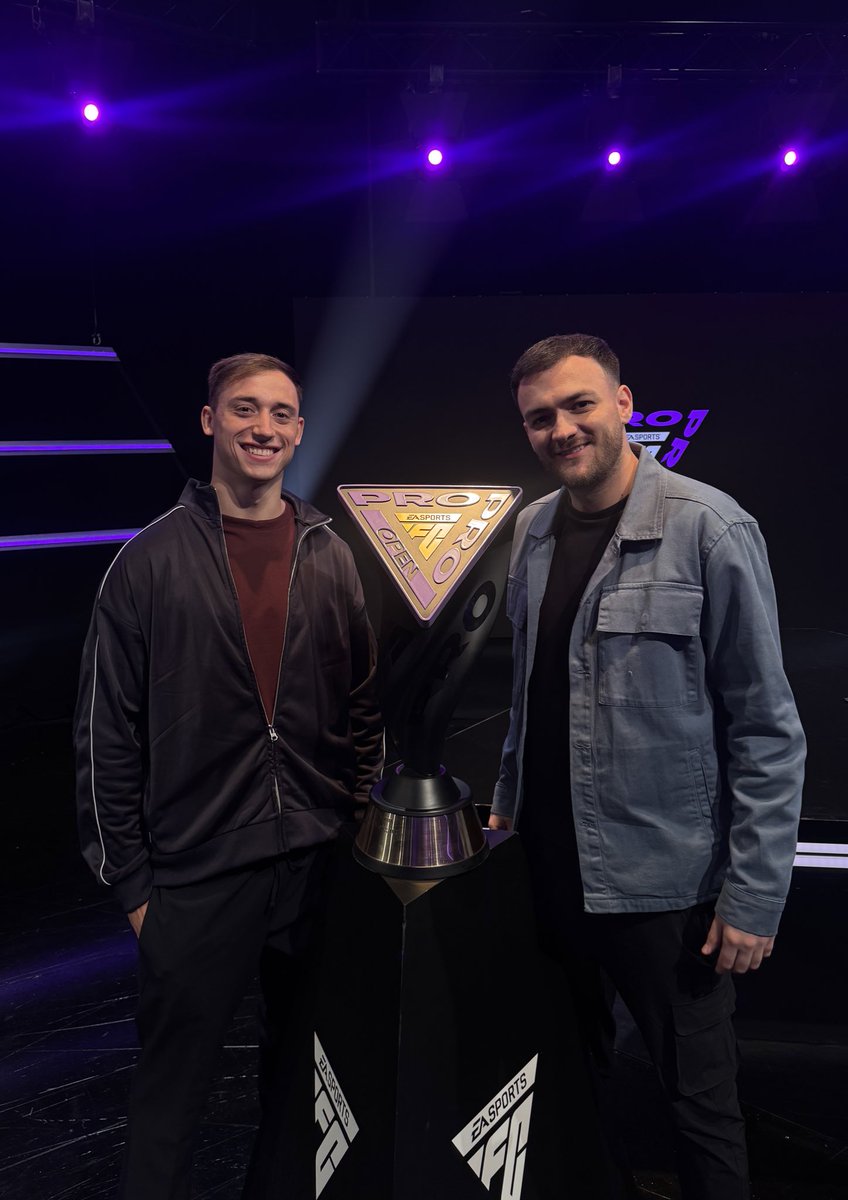 “It’s nice but it’s not quite a Hashtag House Sunday trophy” - Harry Hesketh

Watch the boys live on today’s FC Pro broadcast 👇

twitch.tv/easportsfc