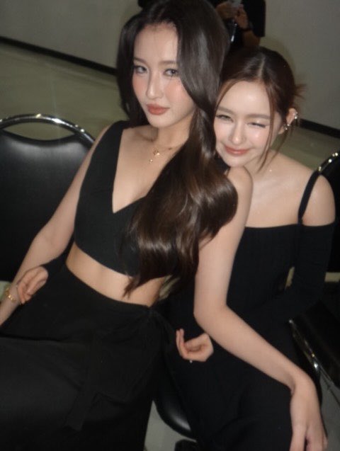 leuwlin's tweet image. i can’t describe how much i love them 

VIEWMIM MAGIC MOMENT 
#ViewMim #วิวมิ้ม
#BakeLoveFeeling #ขนมปังชีสเนย