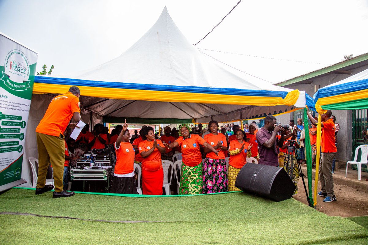 ProfemmesTH's tweet image. Today we joined @RubavuDistrict, @RwandaWest and the world to mark the #16Days of Activism against GBV. With #SERVE, PFTH reaffirms its commitment to advancing rights and amplifying women&apos;s voices across #Rwanda. Together, we #EndDigitalViolence. 
@MastercardFdn @careinrwanda