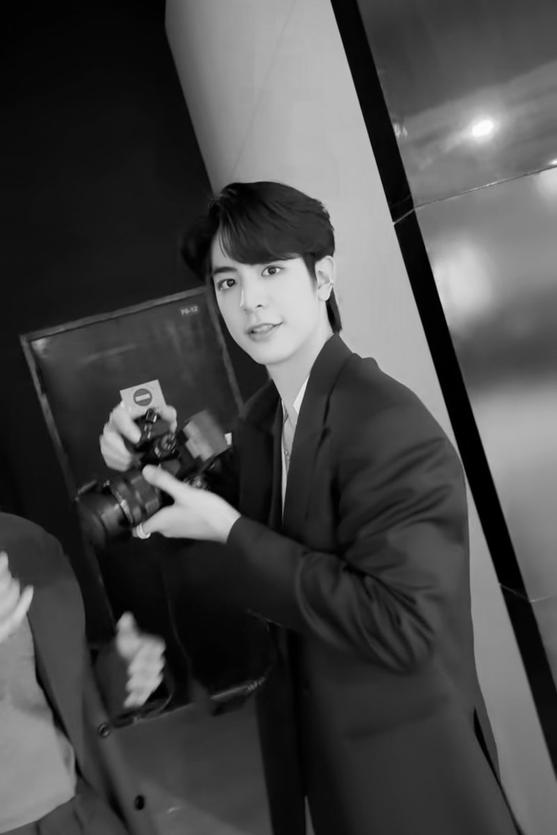 jaacnw's tweet image. คุณช่างภาพคนเก่ง กับ นายแบบสุดหล่อคนโปรด♡

#WEIRDO101Series
ꕀ꙳ #sea_ta_lay | #keenkeno l #seakeen