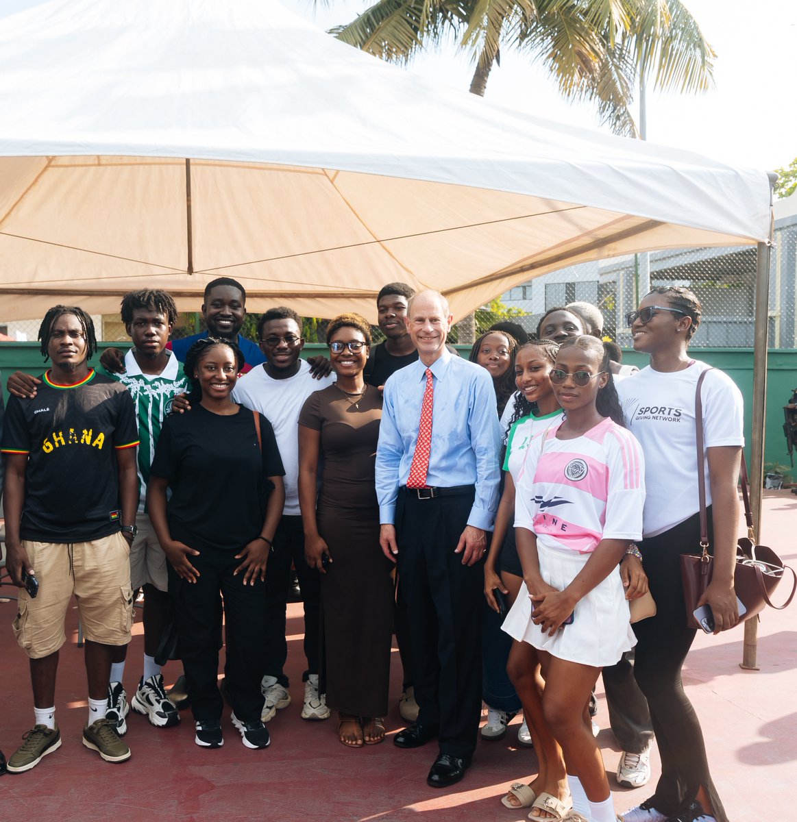gyaigyimii's tweet photo. Today, I brought together some influencers for a brief engagement with the Minister for Sports and Recreation, Hon. Kofi Adams, and His Royal Highness Prince Edward, The Duke of Edinburgh. A great conversation on youth, creativity, and collaboration. 🇬🇧🇬🇭 https://t.co/xMVDCIdVzK