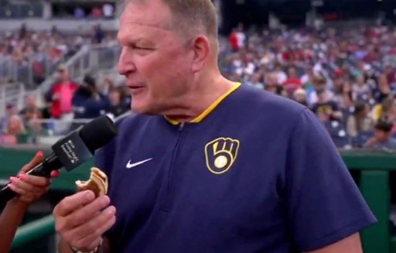 Brewers's tweet image. Our leader, two-time NL Manager of the Year and part-time comedian

Happy birthday, Murph 🎂