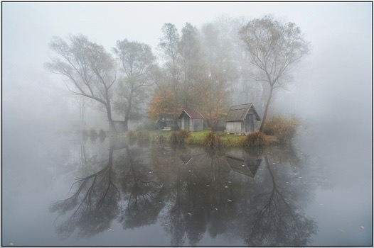 _Georgeobeid's tweet image. Hidden by the mist, known only to the fog. 

#Moody #Ethereal #Reflection #Photo #DiebO37