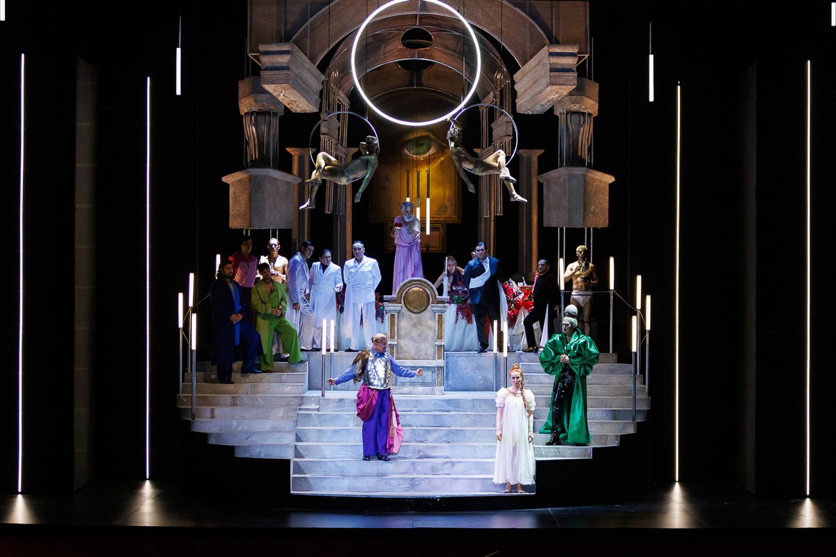 MunicipaldeStgo's tweet image. Las postales de los estrenos de “Salomé”✨

Bajo la dirección escénica de Christine Hucke, el elenco de cantantes nacionales e internacionales llevaron al escenario esta polémica historia bíblica.

📅 Hasta el 29 de noviembre
🎫 Entradas en boleterías y municipal.cl