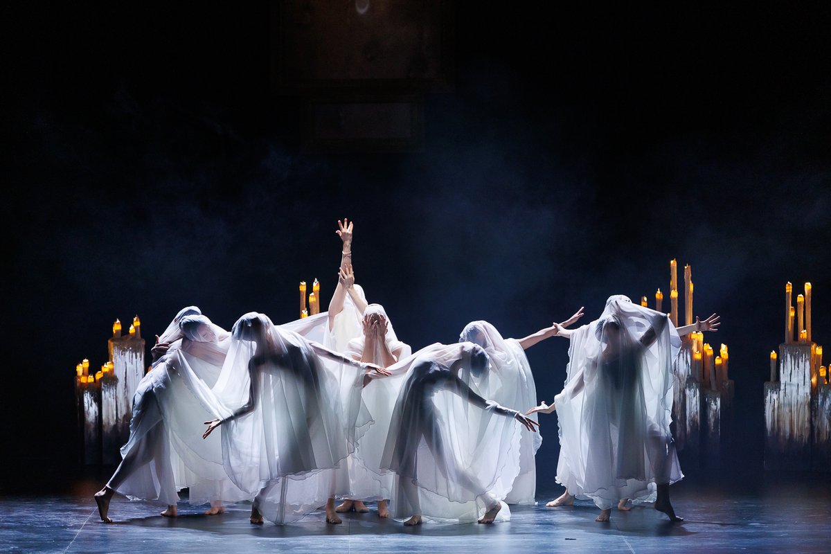 MunicipaldeStgo's tweet image. Las postales de los estrenos de “Salomé”✨

Bajo la dirección escénica de Christine Hucke, el elenco de cantantes nacionales e internacionales llevaron al escenario esta polémica historia bíblica.

📅 Hasta el 29 de noviembre
🎫 Entradas en boleterías y municipal.cl