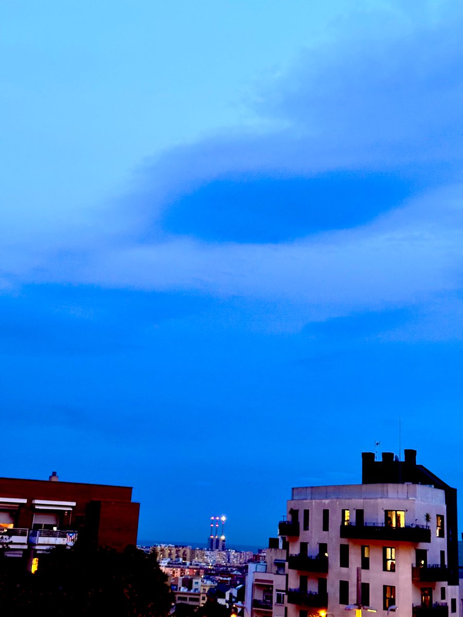 sofialopppez's tweet image. Cae la noche ✨