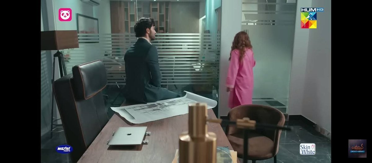 nusratmouri's tweet image. Someone posted in the &quot;Ahad  Raza Mir Fanposting&quot; group on Facebook. Here’s the full sentence in English:
“While rewatching MSM on its first anniversary, I noticed something — can anyone tell me why Sir Talha always sits on a table?”🤦‍♂️
#AhadRazaMir
#DananeerMobeen 
#MSM