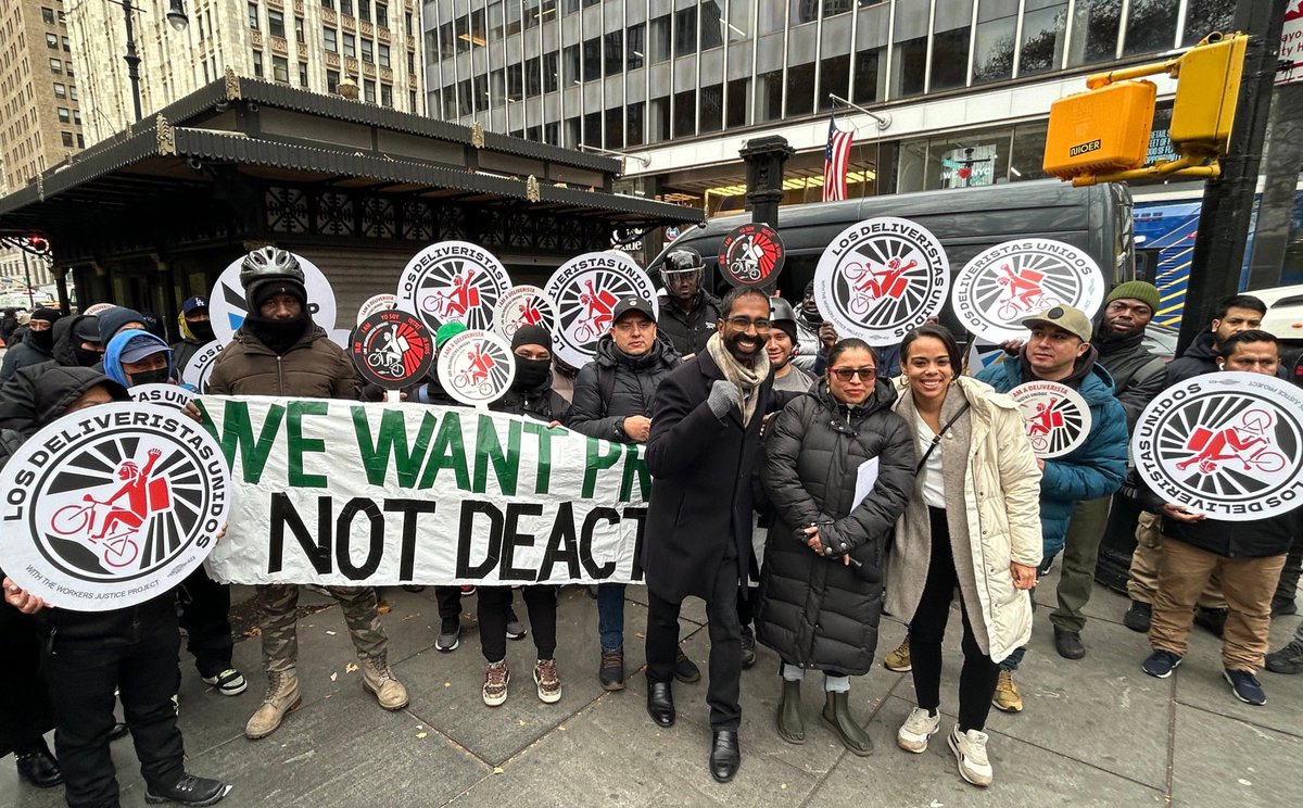 LosDeliveristas's tweet image. Immense gratitude to @voteshekar and @PiSanchezNYC for standing with us today! We call on City Council to pass Intro 1332 immediately and hold multimillion-dollar delivery apps accountable—80,000 NYC app delivery workers deserve respect and just-cause protections. ✊🏾🌹