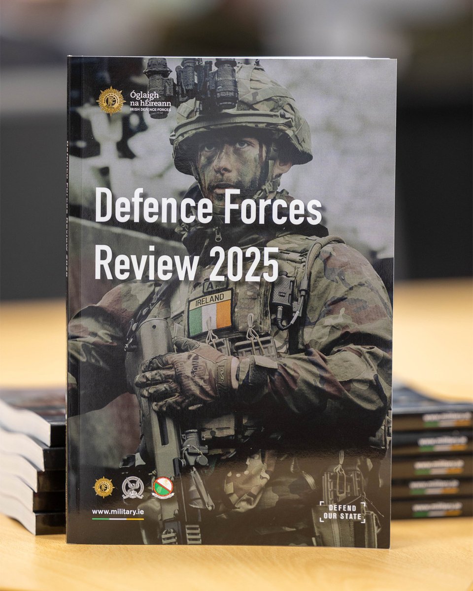 ArmyUPress's tweet image. Lt Col Gavin Egerton, Irish Army, a 𝟮𝟬𝟮𝟱 𝗗𝘂𝗯𝗶𝗸 𝗙𝗲𝗹𝗹𝗼𝘄, served as the project lead for this year’s 𝘿𝙚𝙛𝙚𝙣𝙘𝙚 𝙁𝙤𝙧𝙘𝙚𝙨 𝙍𝙚𝙫𝙞𝙚𝙬. Don’t miss it: military.ie/en/public-info… 
#commandandcontrol #AI #wargaming #mentoring #decisionmaking
@USArmy @defenceforces