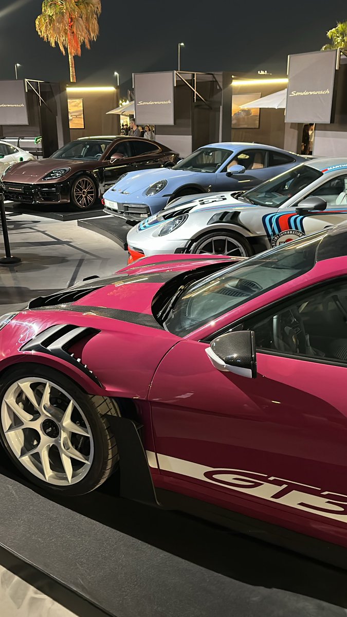ghayaai's tweet photo. Porscheholic https://t.co/KqARF6LEVc