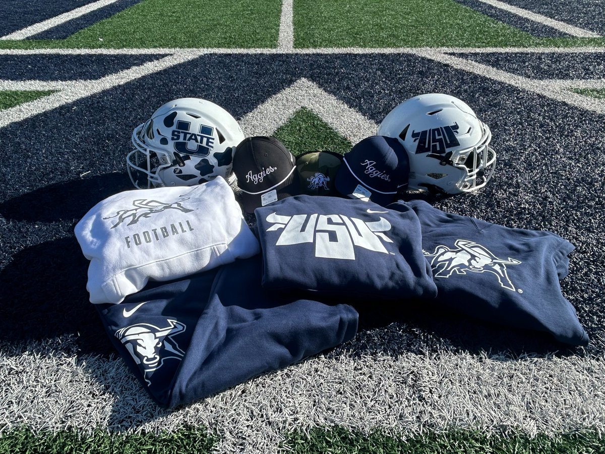 GIVEAWAY TIME! 
Follow the instructions listed on the graphic!

Good Luck! 
#AggiesAllTheWay