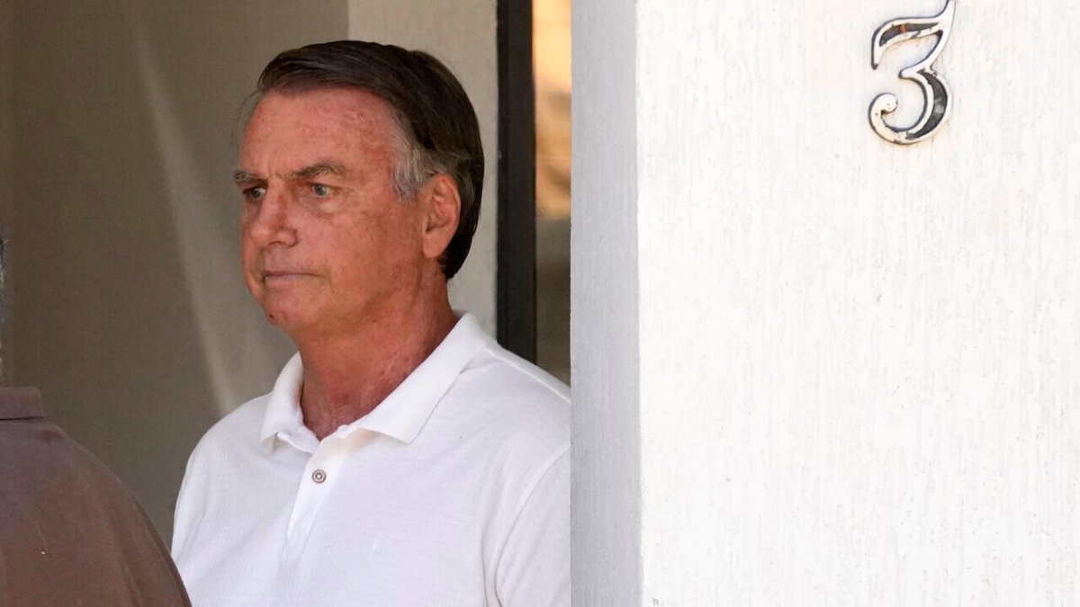 France24_fr's tweet image. L'ex-président brésilien Jair Bolsonaro a épuisé tous les recours et devra purger 27 ans de prison
➡️ go.france24.com/1tF