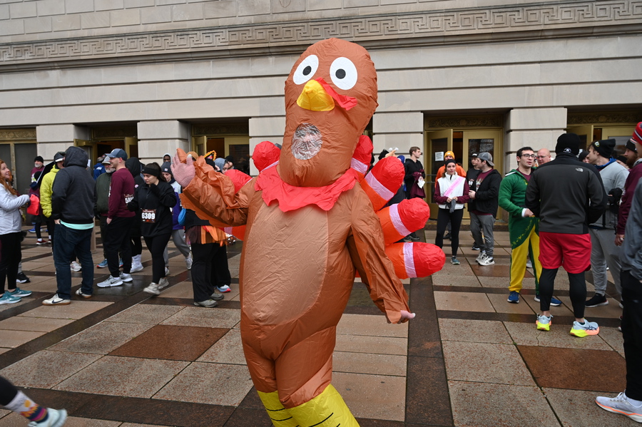 Happy Thanksgiving CLE! You ran, gobbled, dressed up, now submit your pics for the <a href="/FreshWaterCLE/">FreshWaterCLE</a> Turkey Trot Costume Contest! Email your best to TurkeyTrotPics@freshwatercleveland.com. Submit by Dec 1, vote Dec 2-8 winners announced Dec 10 on <a href="/FreshWaterCLE/">FreshWaterCLE</a> #familytradition