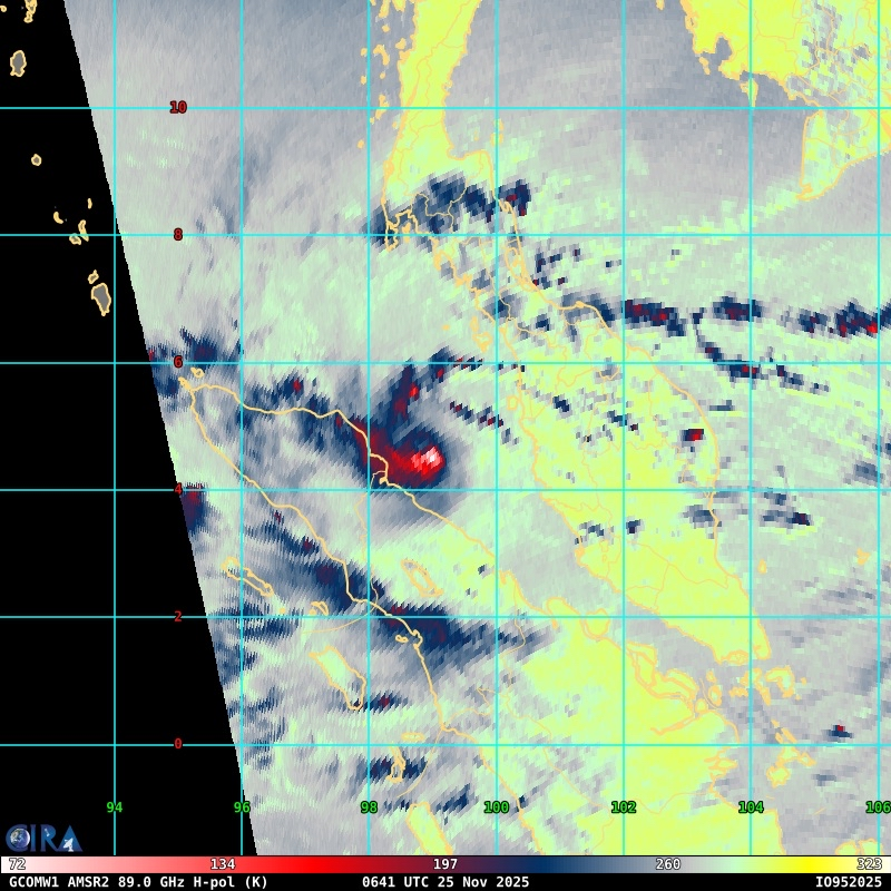 A TC rarity just occurred: #TC4 is the first ever tropical storm force system to form in the Malacca strait, near Malaysia. The system is forecast to make landfall soon, and its current intensity based on ASCAT is ~45kt. The TC is at a shocking 4.5N!