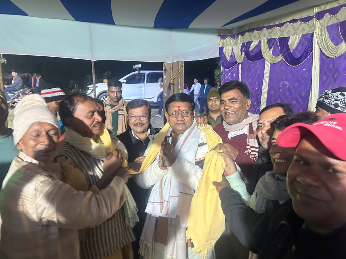 📍 जनसम्पर्क एवं सामाजिक दायित्व—आज के विभिन्न कार्यक्रमों की झलक

क्षेत्र के विभिन्न गाँवों—औलियावाद, गौरीपुर, सोनबर्षा, अंभो, बिरबन्ना एवं अन्य स्थानों में आयोजित विवाह, तिलकोत्सव, श्राद्ध कर्म तथा सामाजिक समारोहों में शामिल होकर परिवारजनों, अभिभावकों और ग्रामवासियों से