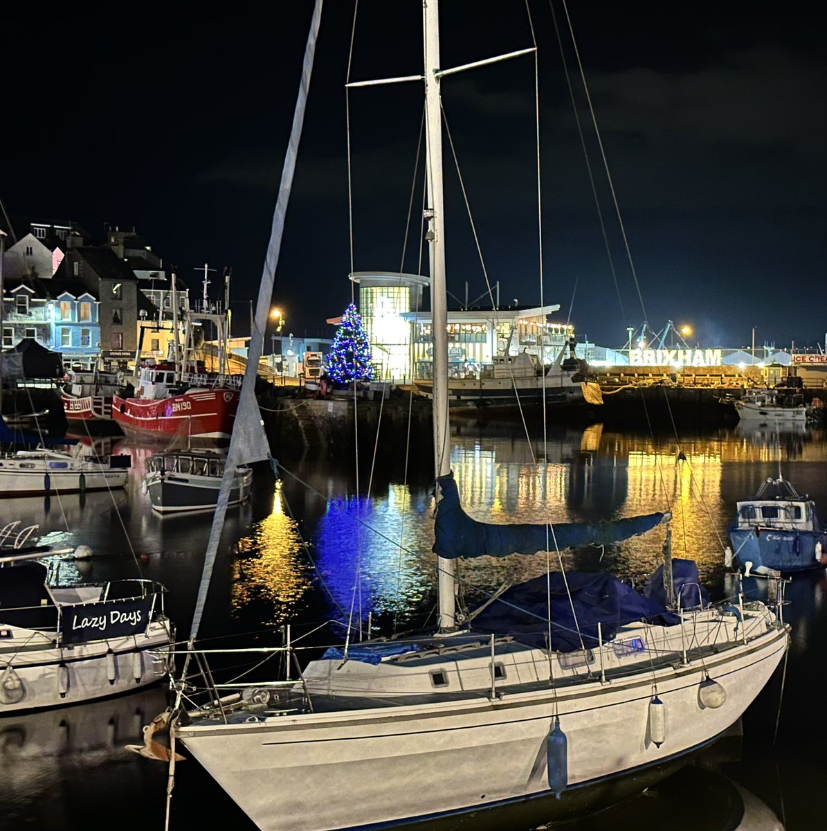 Brixham's tweet image. #picoftheday Don’t you just love Brixham!