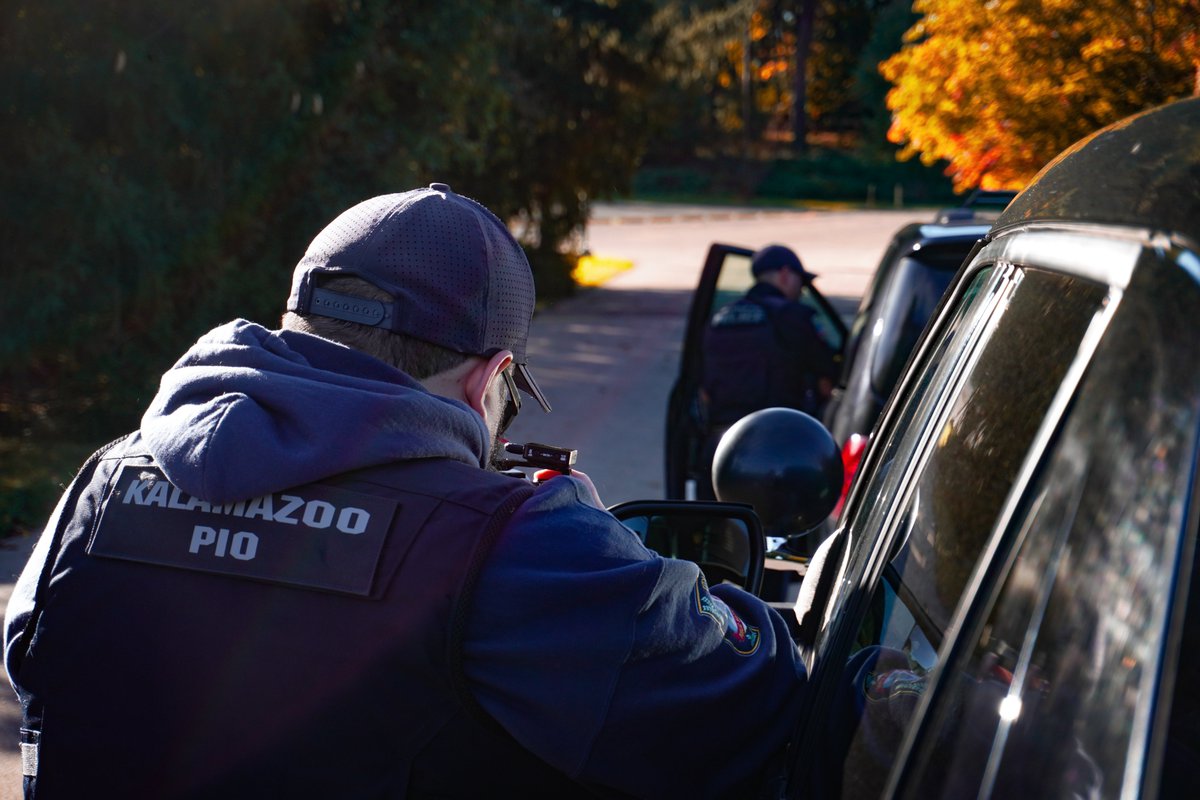 KalPublicSafety's tweet image. Riding with Gonzo returns tomorrow at 5:30PM ET, and we are excited to bring the series back on its bi-weekly schedule. This new episode sets the tone for what’s ahead, and you will not want to miss it.

#KDPS #RidingWithGonzo #Police #TrafficStops