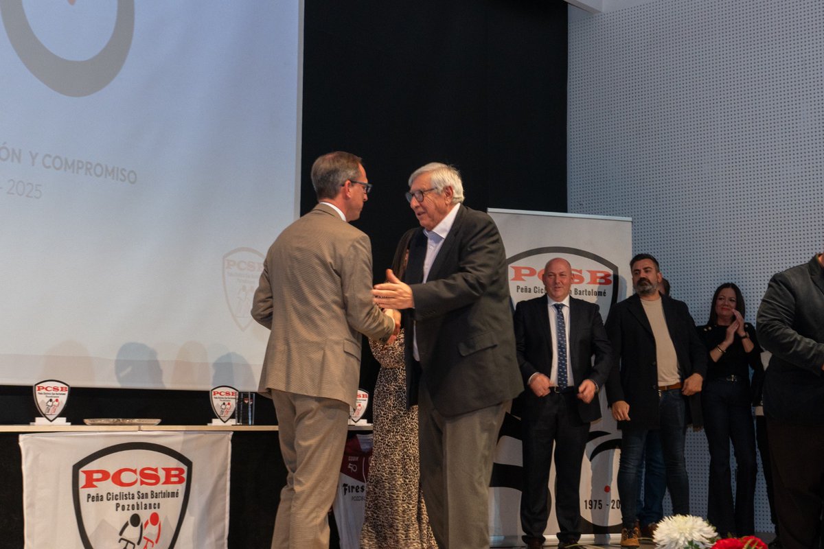 Enhorabuena a nuestro asociado Pablo Castro por haber sido reconocido por la Peña Ciclista San Bartolomé en la gala de su 50 aniversario.