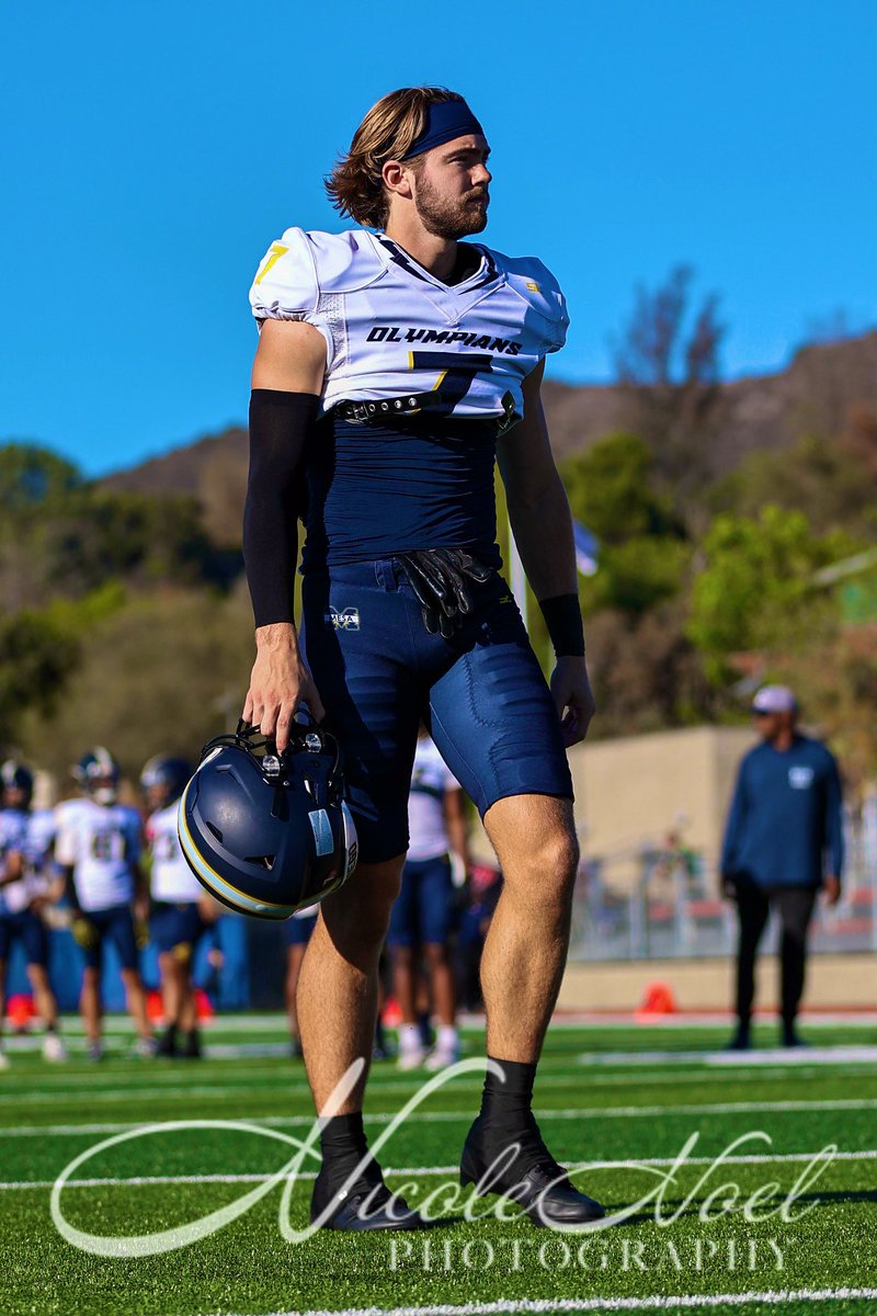 • WR @ San Diego Mesa
• 6’2, 195 lbs
• AA in hand
• 4.5 verified 40
• 3.77 JUCO GPA
• D1 BB
• DYNAMIC Playmaker
• Hudl Link: hudl.com/v/2QYxyX