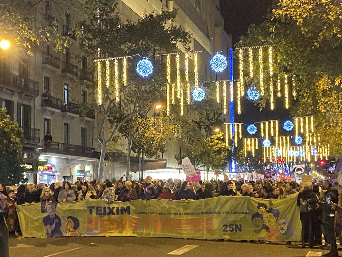mgallesiclara's tweet photo. Cultura contra la violència 
Cultura contra la intolerància 
La cultura que cuida no calla

Aquest 25N sortim al carrer per reafirmar el nostre compromís amb la justícia social, la defensa dels drets de les dones i la construcció d’entorns culturals i socials lliures d'agressions https://t.co/t9WncHLpwq