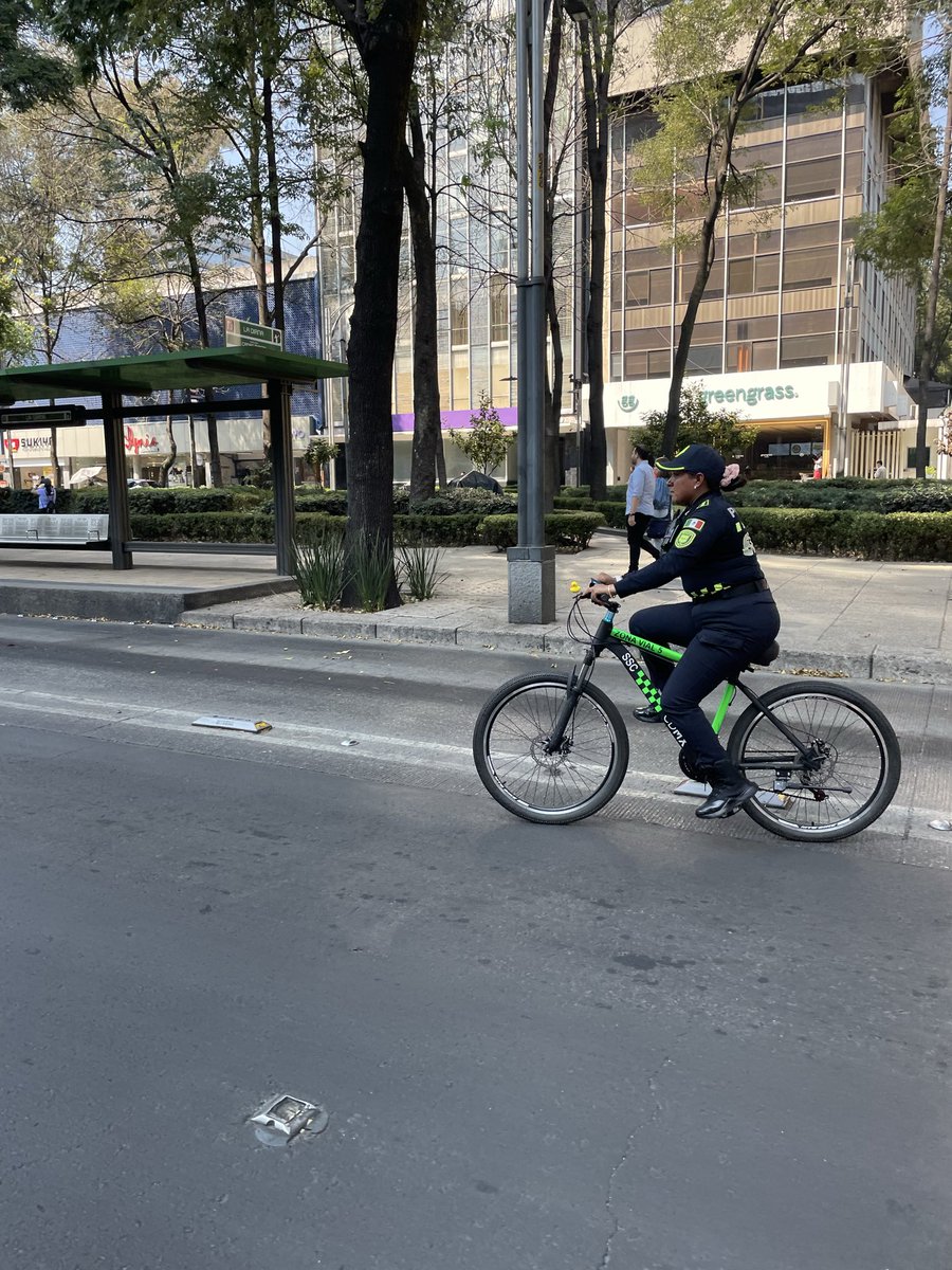 Maya en Bici tweet media